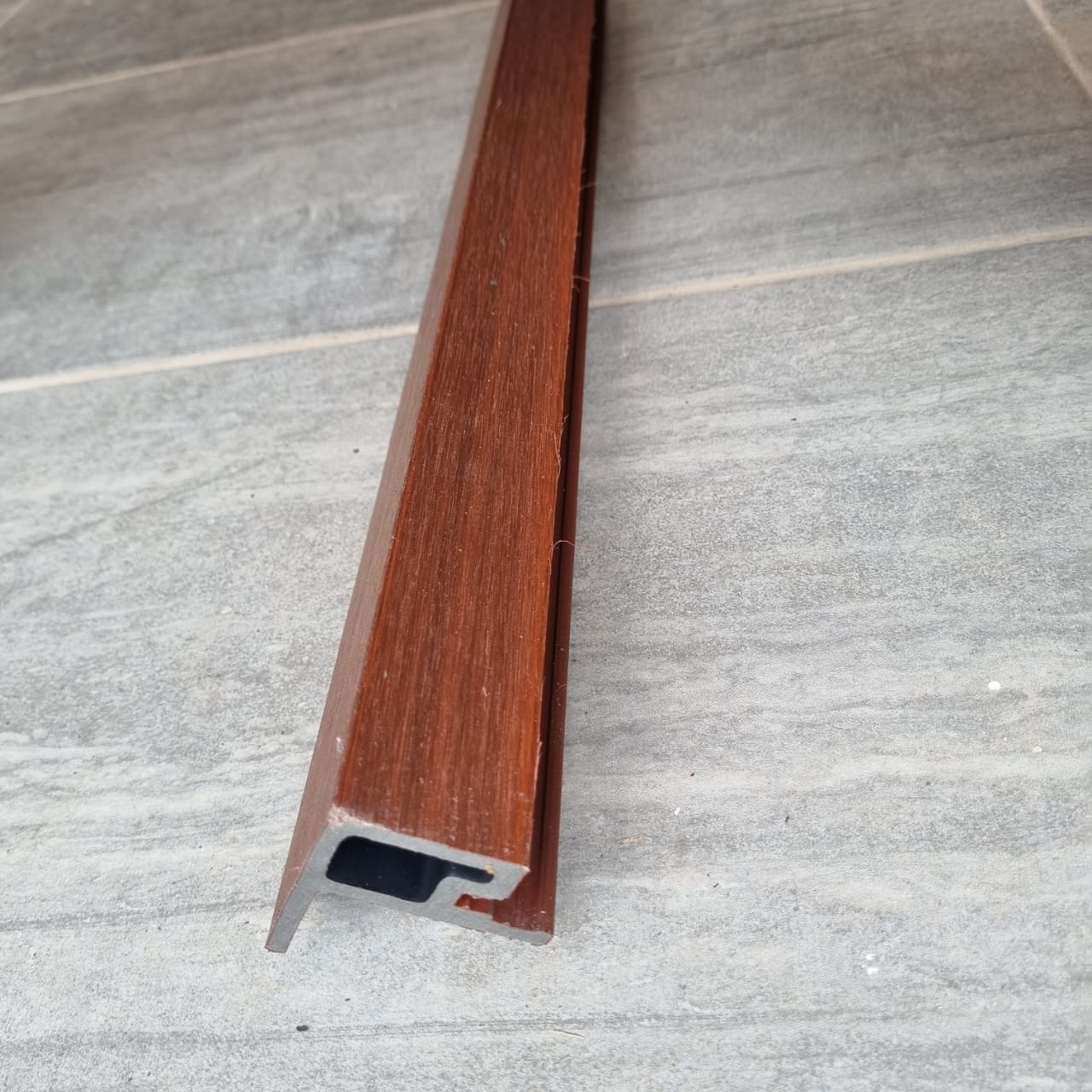 PERFIL TERMINACION ROSEWOOD EXTERIOR 50*55*2900